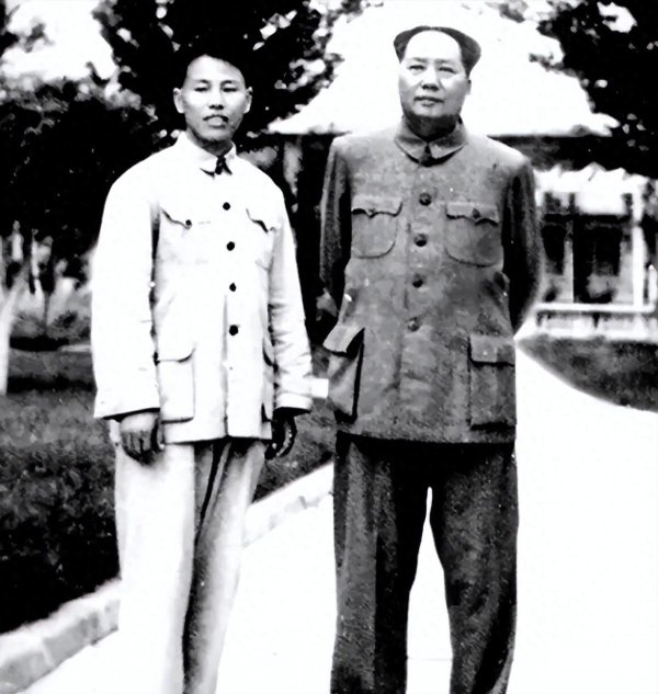 融通资产 王鹤滨到李敏家吊唁毛主席，李敏向丈夫介绍：咱俩结合多亏了他